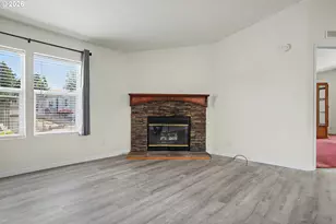 1015 Oak St, Silverton, OR 97381 - Photo 7