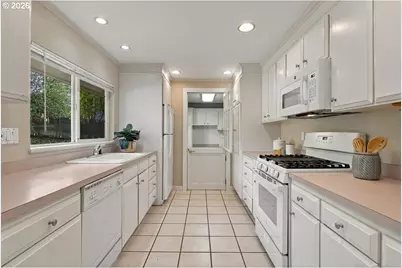 11165 NW McDaniel Rd, Portland, OR 97229 - Photo 13