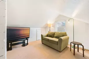 12107 SE Kelly St, Portland, OR 97266 - Photo 25