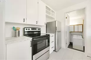 12107 SE Kelly St, Portland, OR 97266 - Photo 9