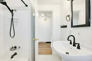 12107 SE Kelly St, Portland, OR 97266 - Photo 19