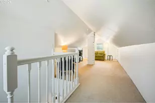 12107 SE Kelly St, Portland, OR 97266 - Photo 23