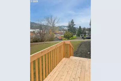 252 NE Third St, Oakland, OR 97462 - Photo 21