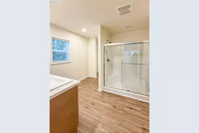 252 NE Third St, Oakland, OR 97462 - Photo 15