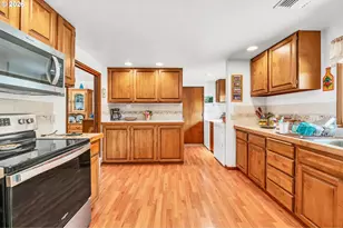 89713 Upper Johnson Crk Rd, Walterville, OR 97489 - Photo 17