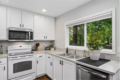 2615 Mimi St, Eugene, OR 97404 - Photo 11