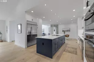 9375 NE Sacramento St, Portland, OR 97220 - Photo 11