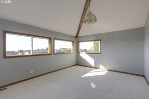 1060 NE 7th Dr, Newport, OR 97365 - Photo 27