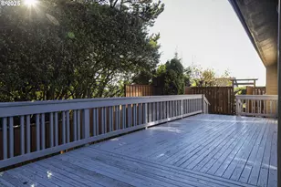 1060 NE 7th Dr, Newport, OR 97365 - Photo 41