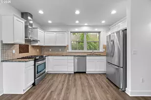 71 NE Graham St, Portland, OR 97212 - Photo 7