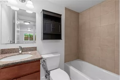 71 NE Graham St, Portland, OR 97212 - Photo 33