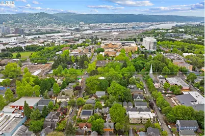 71 NE Graham St, Portland, OR 97212 - Photo 45