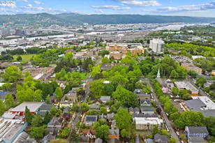 71 NE Graham St, Portland, OR 97212 - Photo 45