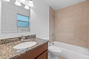71 NE Graham St, Portland, OR 97212 - Photo 21