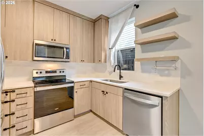 8823 N Endicott Ave, Portland, OR 97217 - Photo 7