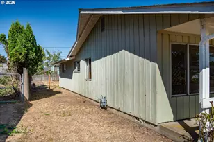 425 SW Laurel St, Junction City, OR 97448 - Photo 31