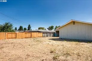 425 SW Laurel St, Junction City, OR 97448 - Photo 29