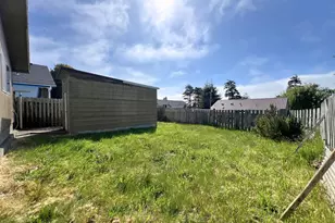 620 S Wasson St, Coos Bay, OR 97420 - Photo 25