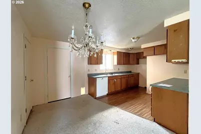 620 S Wasson St, Coos Bay, OR 97420 - Photo 5