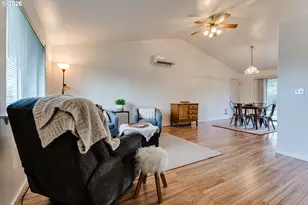 3497 Douglas Dr, Springfield, OR 97478 - Photo 5