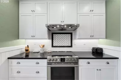 363 S Empire Blvd, Coos Bay, OR 97420 - Photo 19