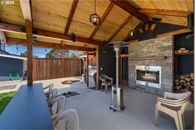 363 S Empire Blvd, Coos Bay, OR 97420 - Photo 15