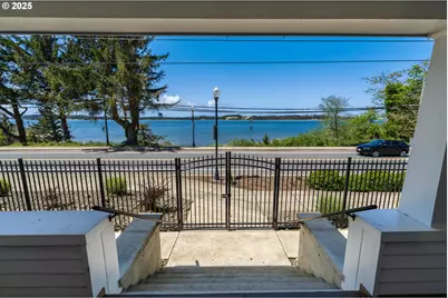 363 S Empire Blvd, Coos Bay, OR 97420 - Photo 9