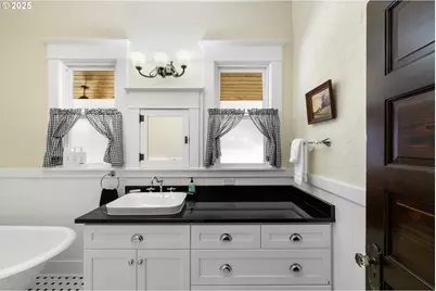 363 S Empire Blvd, Coos Bay, OR 97420 - Photo 27