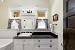 363 S Empire Blvd, Coos Bay, OR 97420 - Photo 27