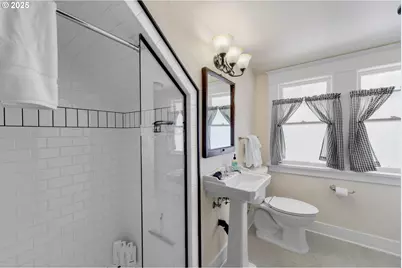 363 S Empire Blvd, Coos Bay, OR 97420 - Photo 39