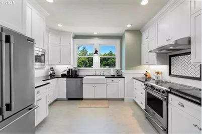 363 S Empire Blvd, Coos Bay, OR 97420 - Photo 23