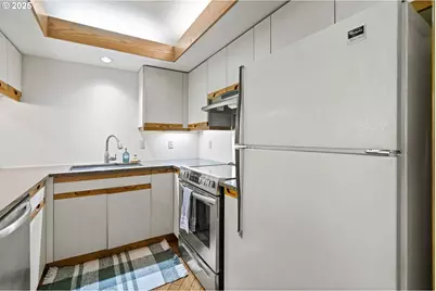 1320 SW Hall St #103, Portland, OR 97201 - Photo 17