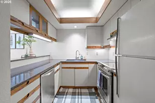 1320 SW Hall St, Portland, OR 97201 - Photo 15