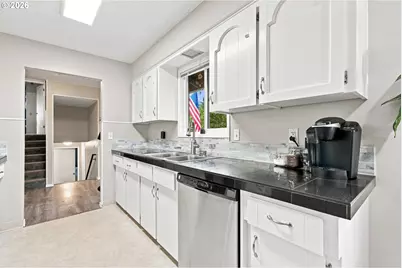 2223 SE 139th Ave #A, Portland, OR 97233 - Photo 27