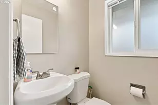 2223 SE 139th Ave, Portland, OR 97233 - Photo 31