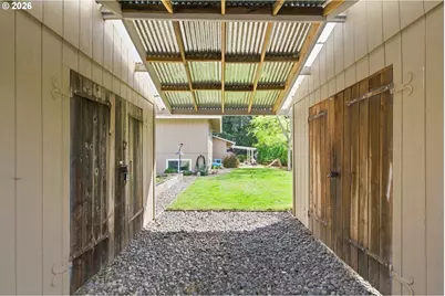 2223 SE 139th Ave #A, Portland, OR 97233 - Photo 9