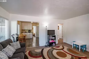 820 Rosemont Ave, Salem, OR 97304 - Photo 5