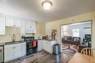 820 Rosemont Ave, Salem, OR 97304 - Photo 11