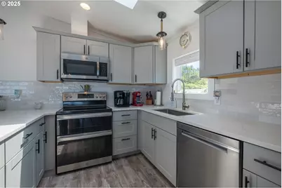 4875 N Highway 101, Depoe Bay, OR 97341 - Photo 21