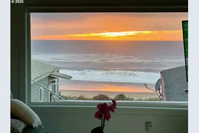 4875 N Highway 101, Depoe Bay, OR 97341 - Photo 29