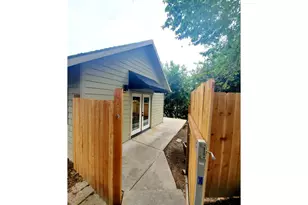 745 SW Maplecrest Dr, Portland, OR 97219 - Photo 43