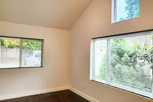 745 SW Maplecrest Dr, Portland, OR 97219 - Photo 39