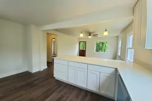 745 SW Maplecrest Dr, Portland, OR 97219 - Photo 9