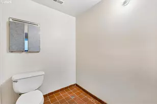 944 SE Sherrett St, Portland, OR 97202 - Photo 33