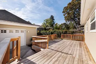 944 SE Sherrett St, Portland, OR 97202 - Photo 35