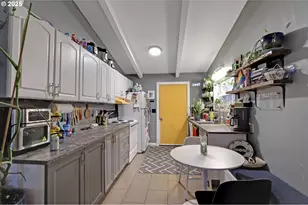 9406 N Midway Ave, Portland, OR 97203 - Photo 5