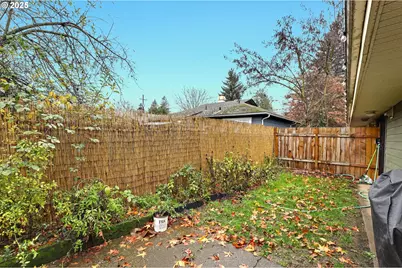 9406 N Midway Ave, Portland, OR 97203 - Photo 21