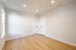 1078 Young St, Woodburn, OR 97071 - Photo 25