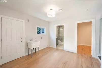 1078 Young St, Woodburn, OR 97071 - Photo 23