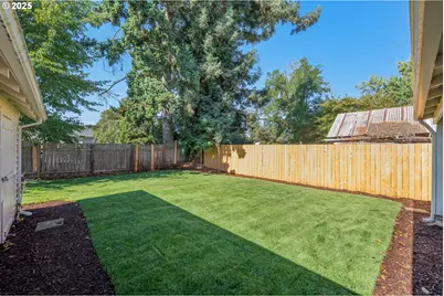 1078 Young St, Woodburn, OR 97071 - Photo 35